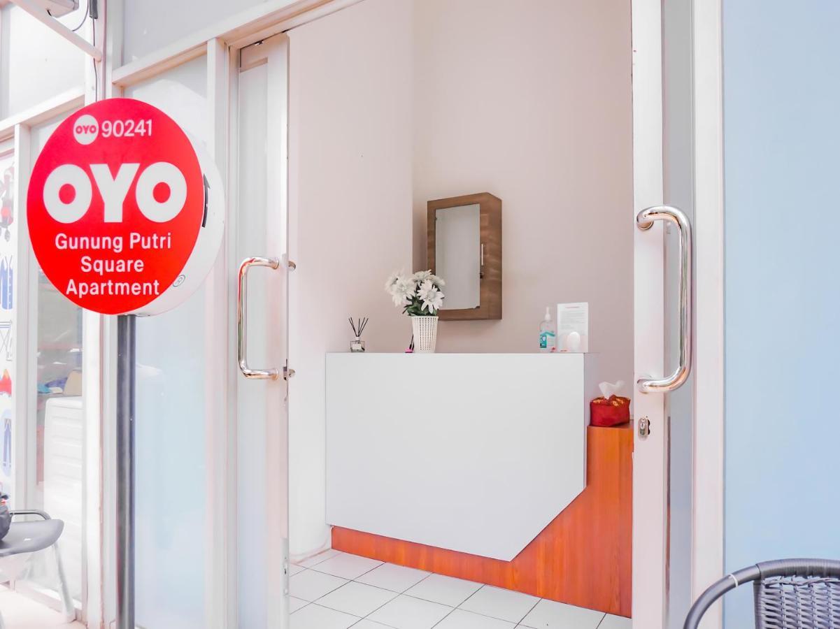 Oyo 90241 Sirooms Apartmen Gunung Putri Bogor Exteriör bild
